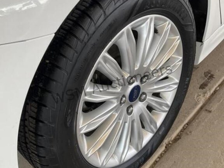 2016-ford-fusion-hybrid-sdn-image-8