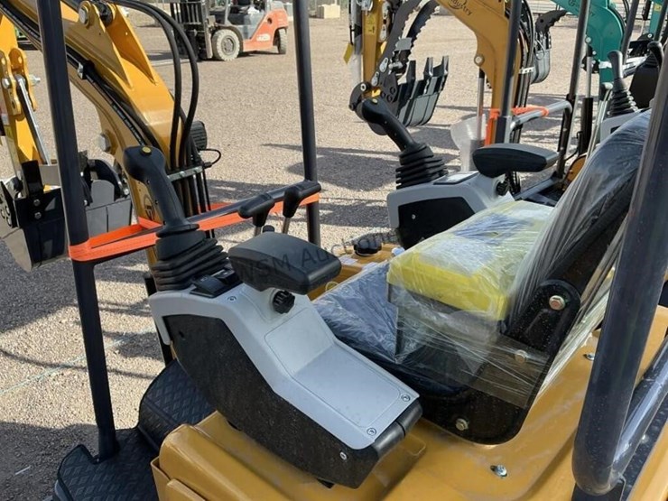 2025-cfg-mx20r-mini-excavator-image-10