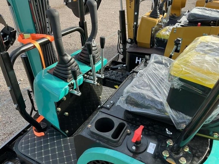 2025-cfg-qh12r-mini-excavator-image-10