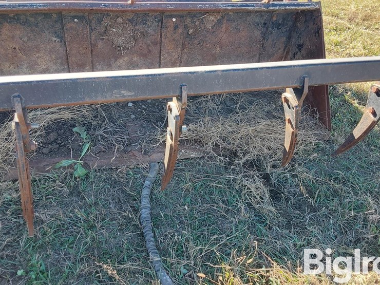 new-holland-84lb-image-12