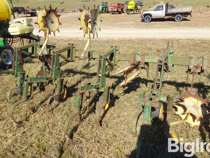 john-deere-825-image-7