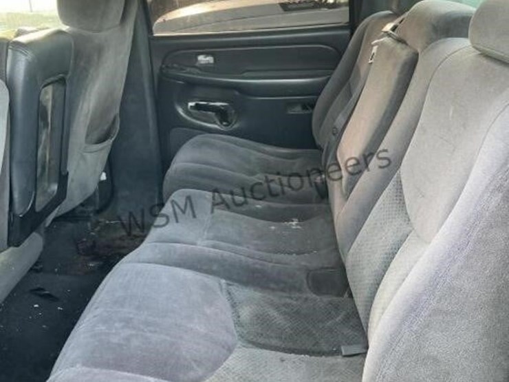 2005-chevrolet-silverado-2500-image-20