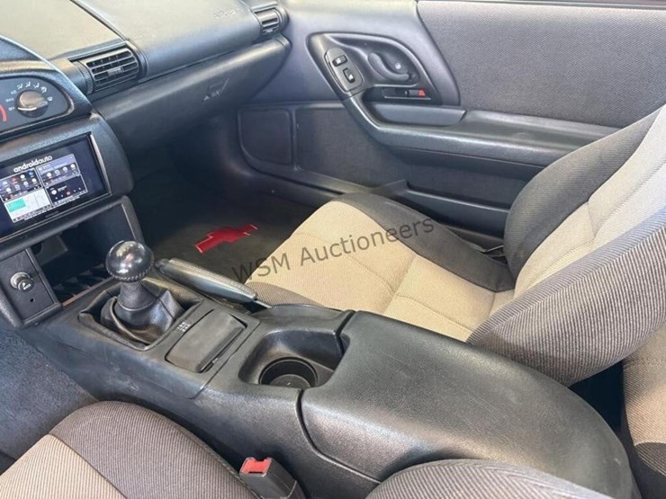 1994-chevrolet-camaro-hatchback-image-18