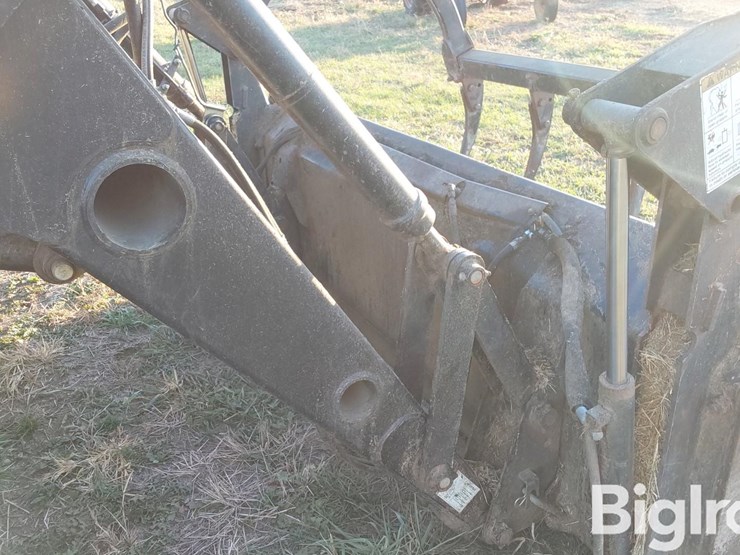 new-holland-tv145-image-19