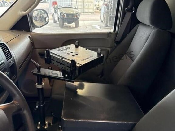 2012-chevrolet-silverado-1500-image-25