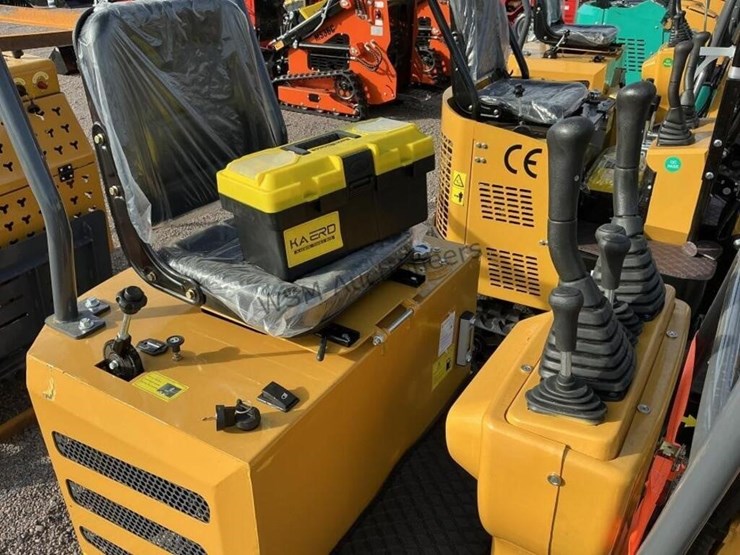 2025-agt-mx12r-mini-excavator-image-7