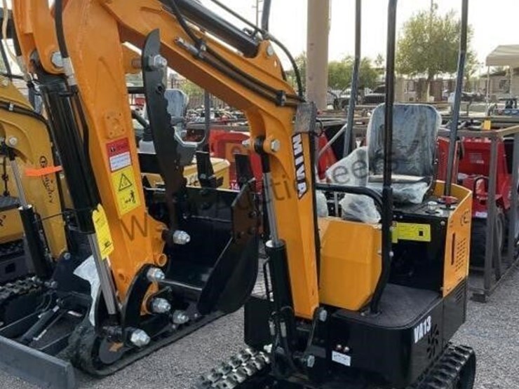 2025-miva-13-mini-excavator-image-2