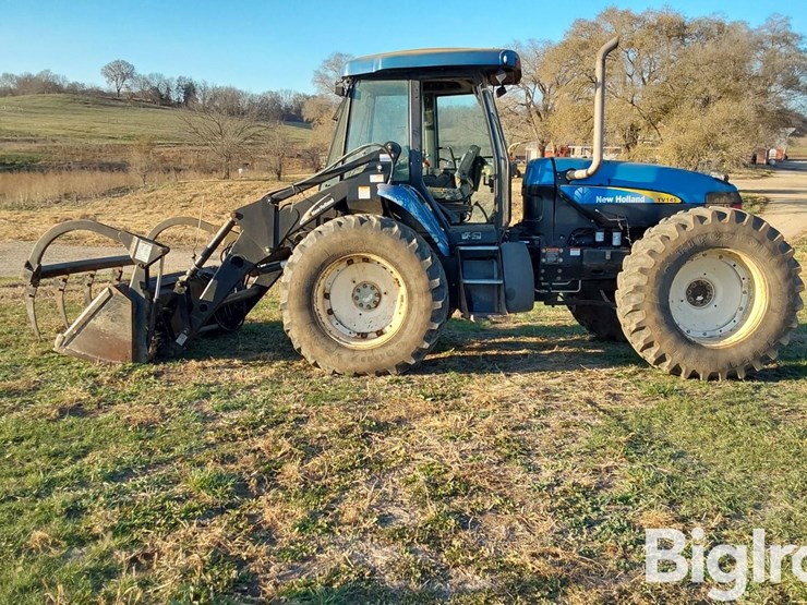 new-holland-tv145-image-8