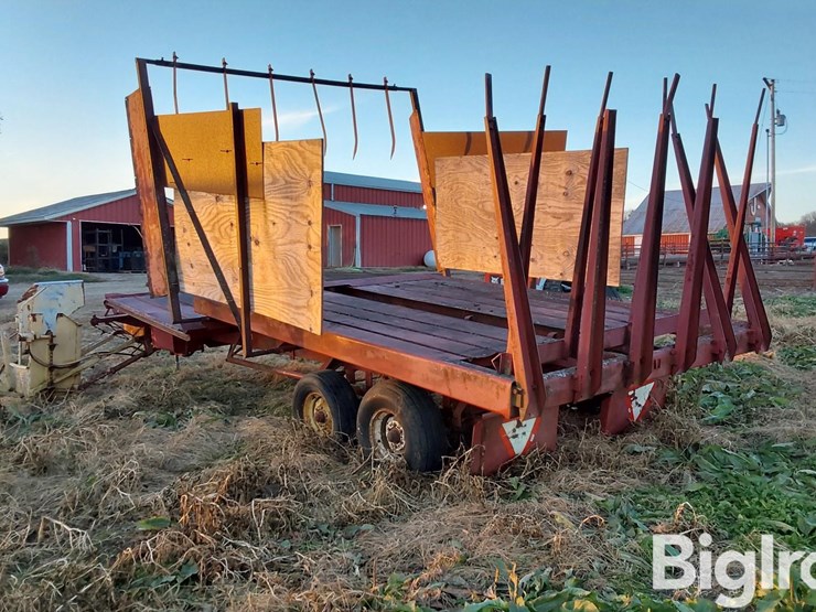 new-holland-1044-image-7