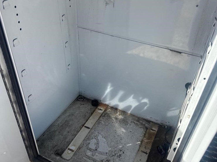 ford-f350-xl-image-13