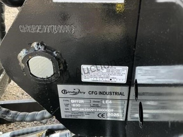 2025-cfg-qh12r-mini-excavator-image-11