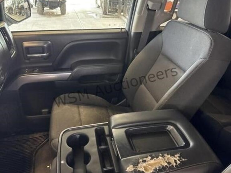 2019-chevrolet-silverado-1500-image-25