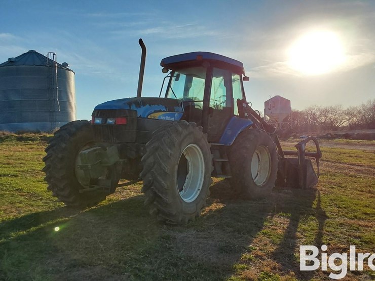 new-holland-tv145-image-5