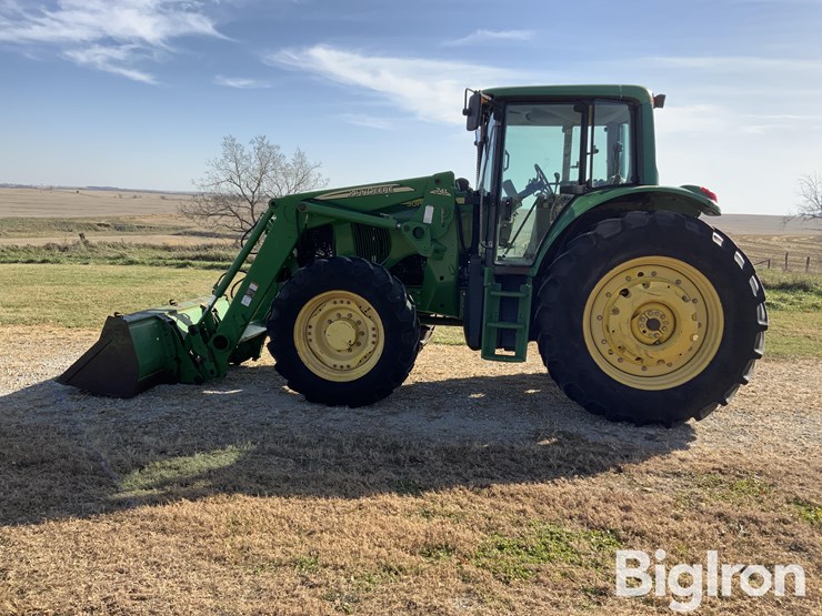 john-deere-7520-image-8