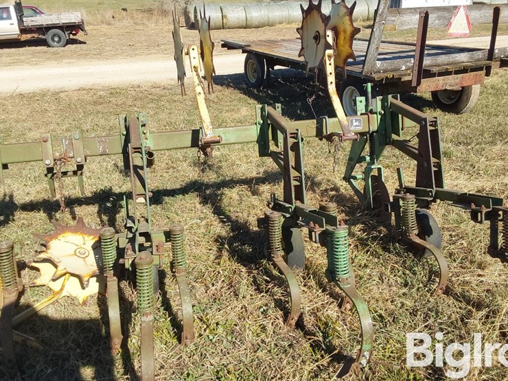 john-deere-825-image-6