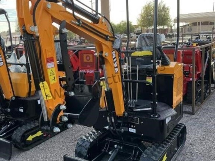 2025-miva-15-mini-excavator-image-2