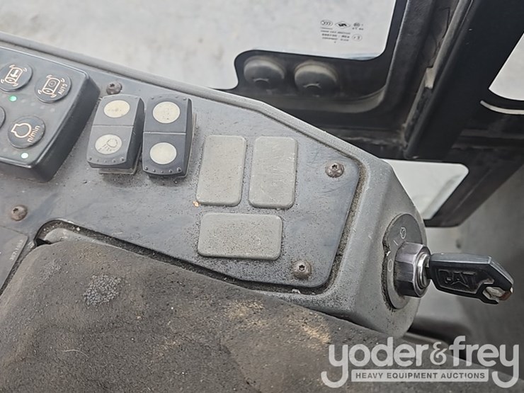 2008-caterpillar-cs74b-image-26