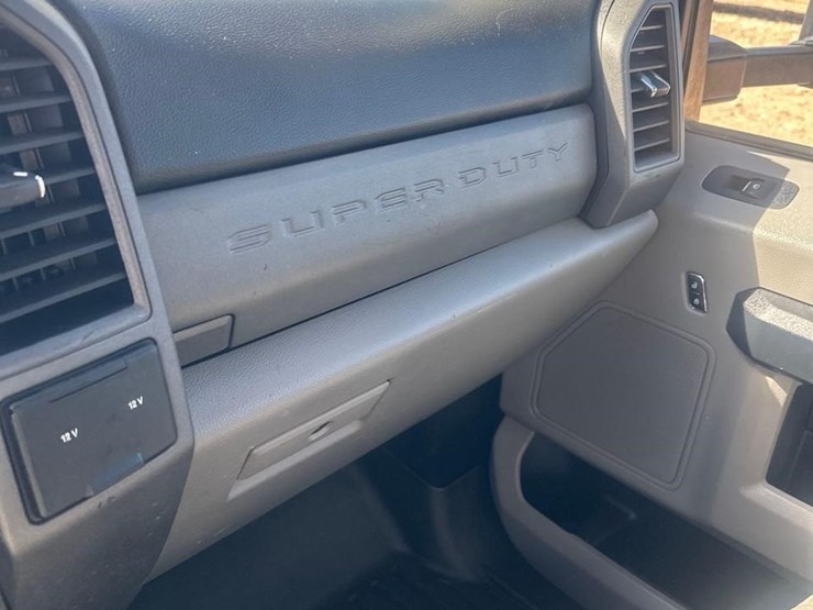 ford-f350-xl-image-27