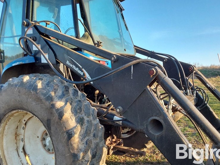 new-holland-tv145-image-18