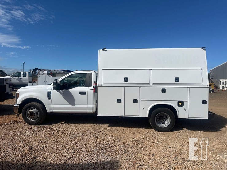 ford-f350-xl-image-5