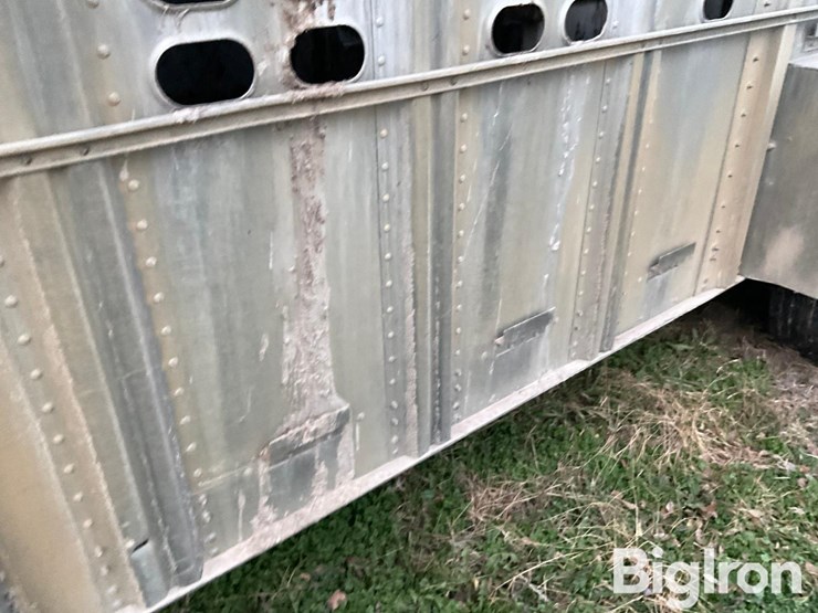 wilson-livestock-trailer-image-20