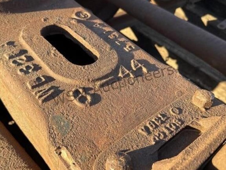 caboose-rail-car-w/-trucks-&-rail-section-image-38