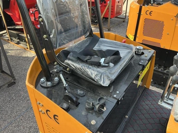 2025-miva-13-mini-excavator-image-8