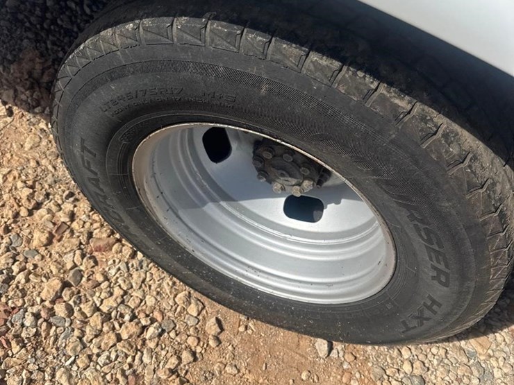 ford-f350-xl-image-18