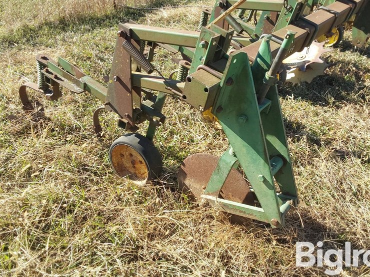 john-deere-825-image-13