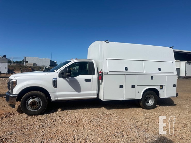 ford-f350-xl-image-4