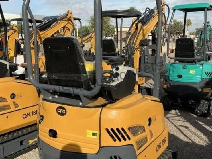 2025-cfg-qk18r-mini-excavator-image-4