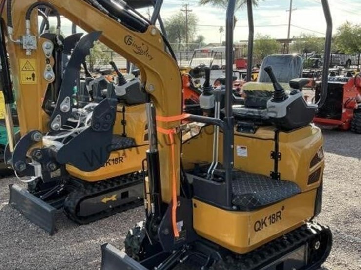 2025-cfg-qk18r-mini-excavator-image-2