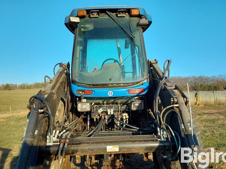 new-holland-tv145-image-12