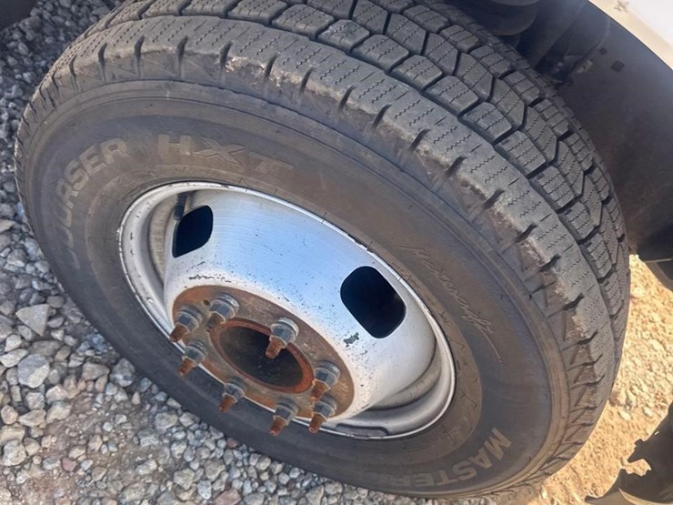 ford-f350-xl-image-15