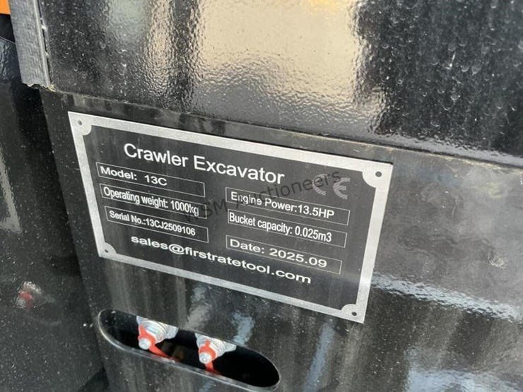 2025-miva-13c-mini-excavator-image-11