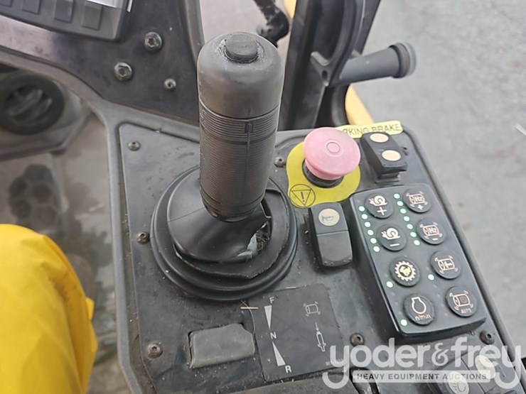 2008-caterpillar-cs74b-image-25