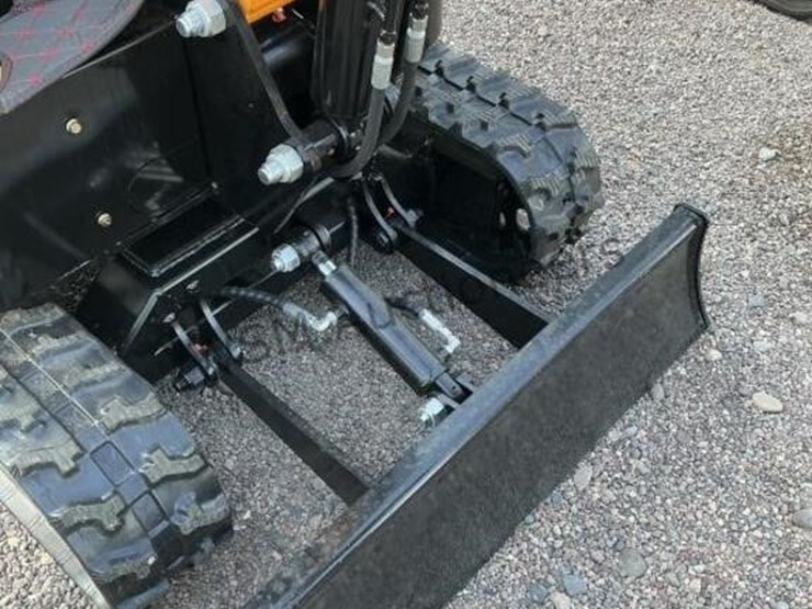 2025-miva-15-mini-excavator-image-6