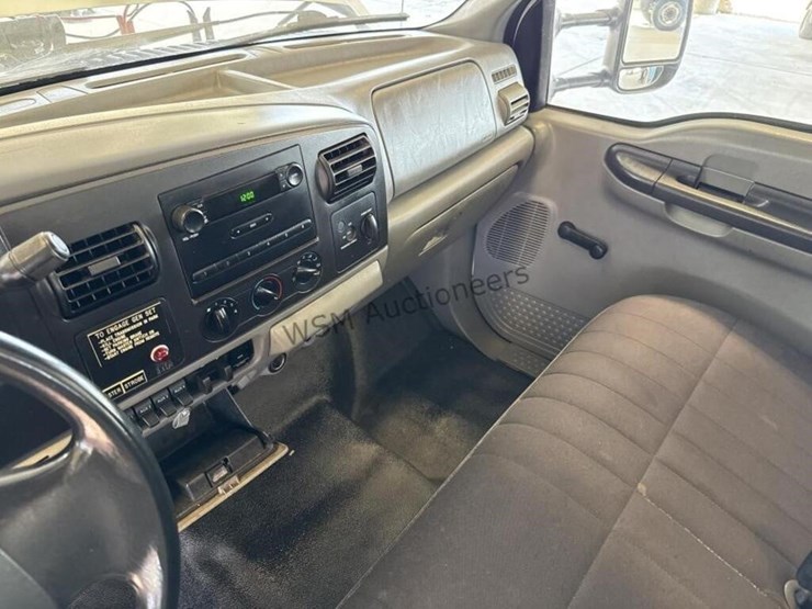 2006-ford-f450-image-26