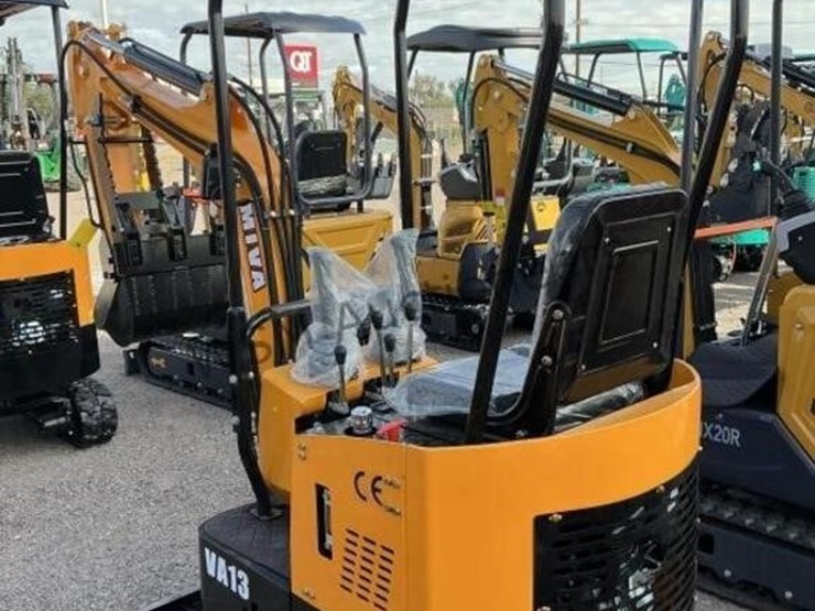 2025-miva-13-mini-excavator-image-3