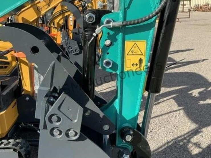 2025-cfg-qk16r-mini-excavator-image-5