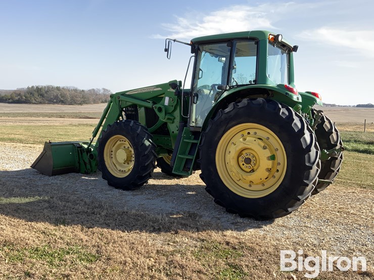 john-deere-7520-image-7
