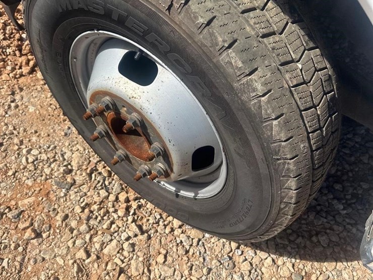 ford-f350-xl-image-14