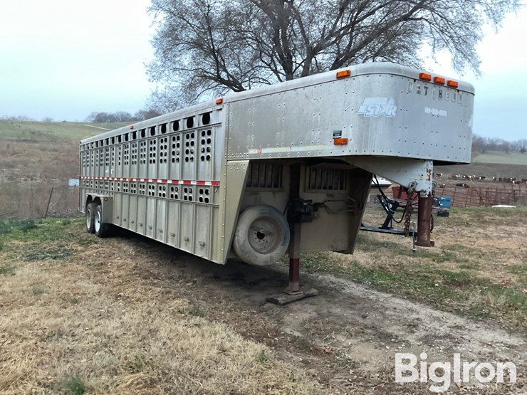wilson-livestock-trailer-image-3