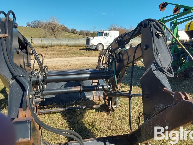 new-holland-84lb-image-7