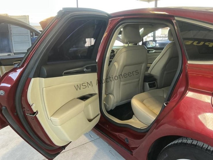 2015-ford-fusion-hybrid-sdn-image-25