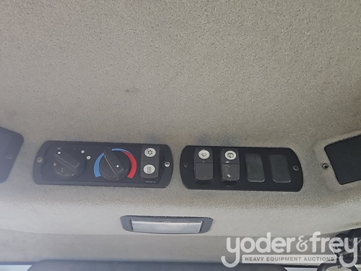 2008-caterpillar-cs74b-image-27