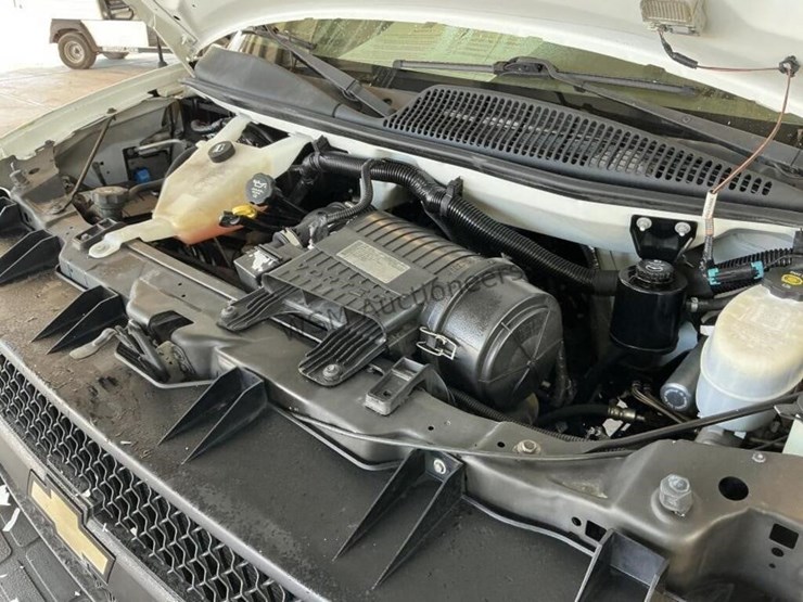 2012-chevrolet-express-1500-image-12