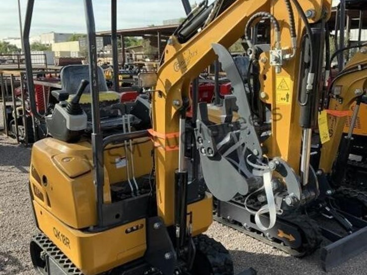2025-cfg-qk18r-mini-excavator-image-1