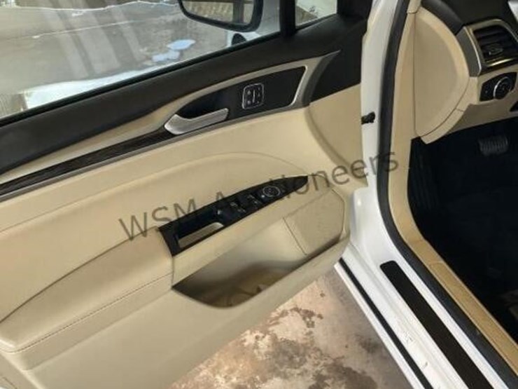 2016-ford-fusion-hybrid-sdn-image-24