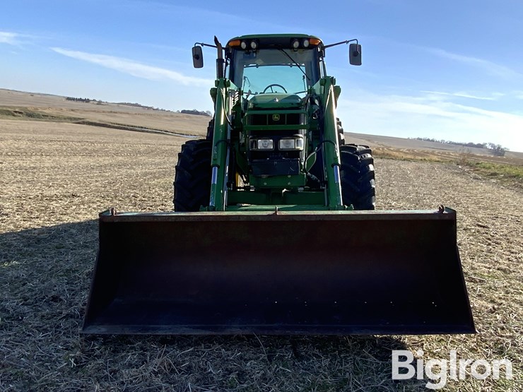 john-deere-7520-image-2